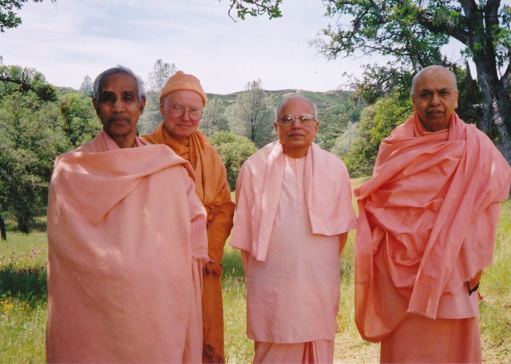 Sw. Aparananda, Sw. Vedananda, Sw. Prapannananda, Sw. Prabuddhananda - 2