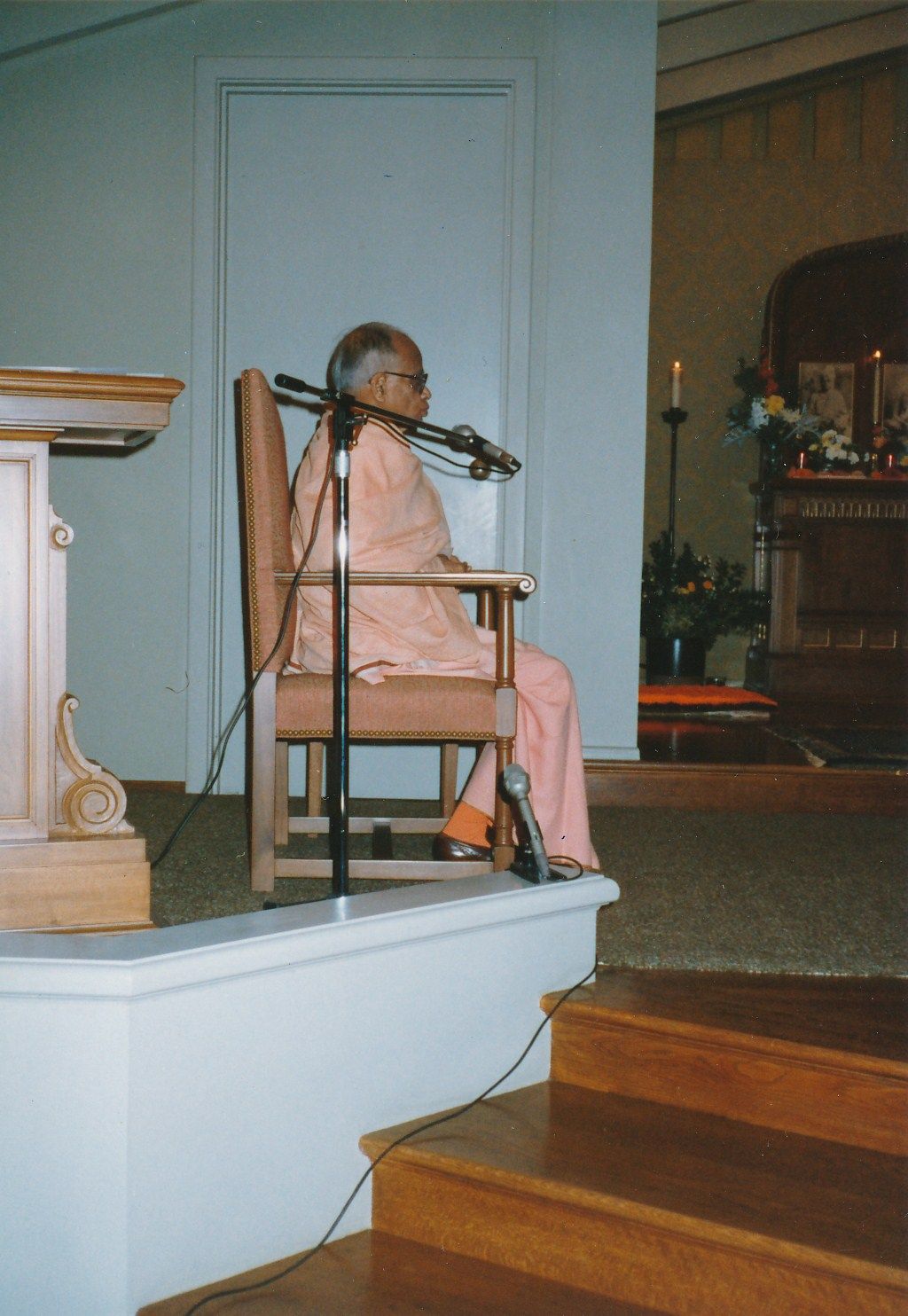 Swami Shraddhananda Watching Worship